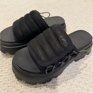 UGG Callie Sandals Sz 7.5